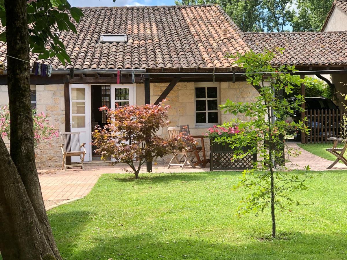 Domaine Des Monges Bed & Breakfast Saint-Seurin-de-Prats Exterior photo