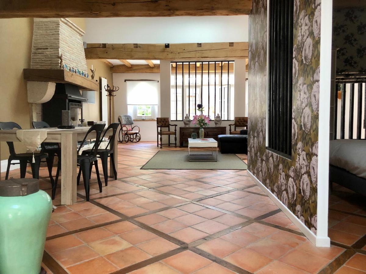 Domaine Des Monges Bed & Breakfast Saint-Seurin-de-Prats Exterior photo